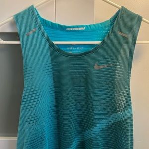Nike tank